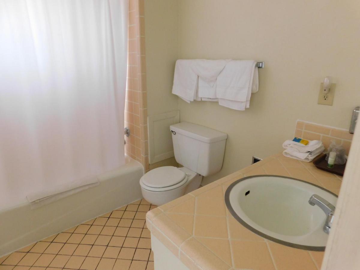 Royal Host Motel ลาสครูเซส ภายนอก รูปภาพ